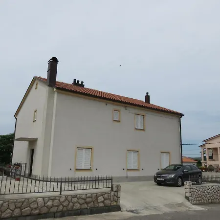 Casper Apartmán *